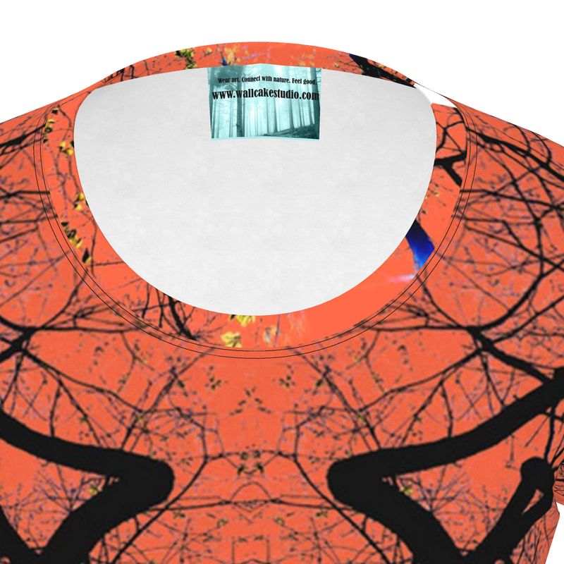 Maglietta grafica audace rossa e nera da donna, design unisex, stile albero